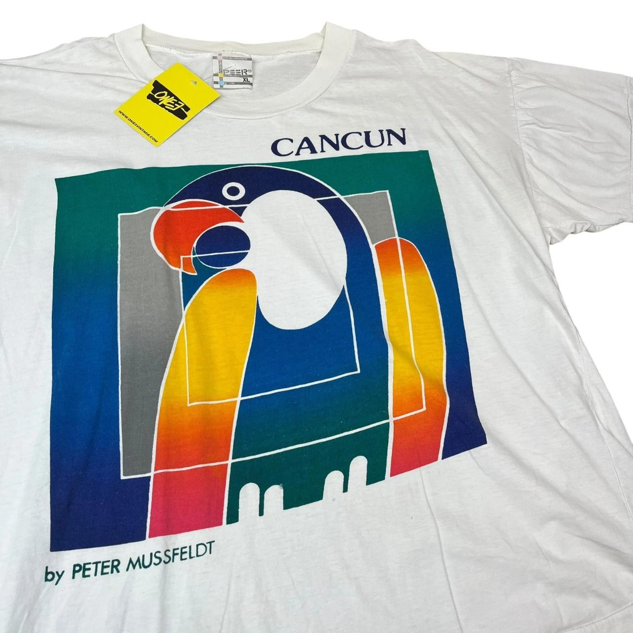 USA Cancun Parrot by Peter Mussfeldt Souvenir T-shirt