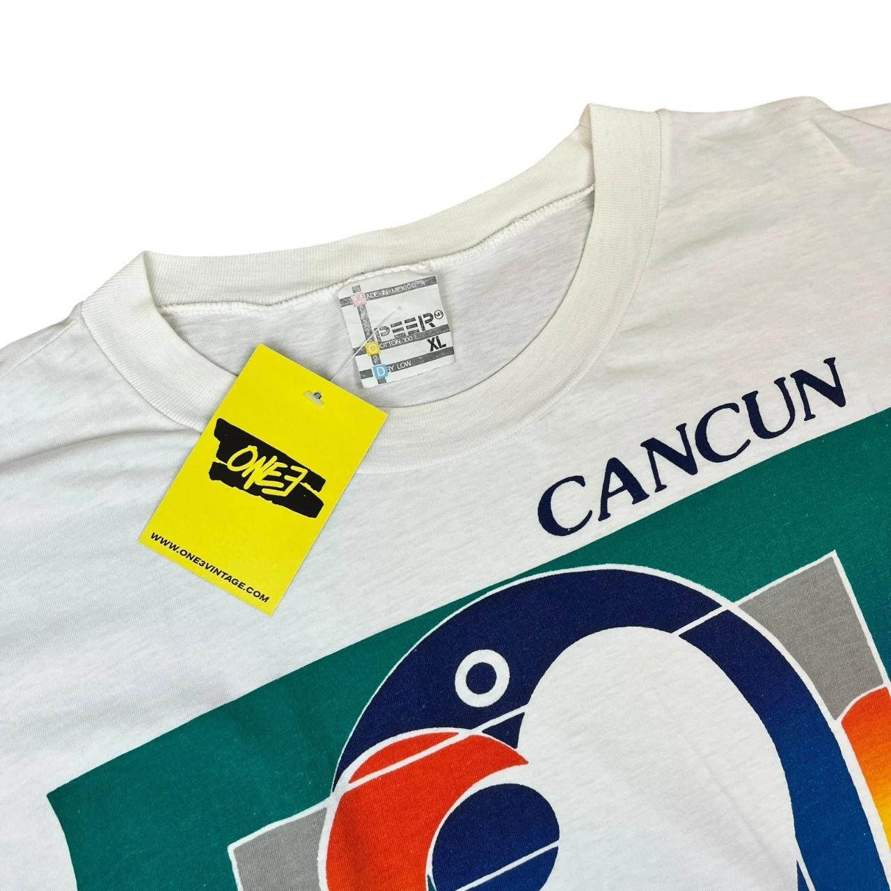 USA Cancun Parrot by Peter Mussfeldt Souvenir T-shirt